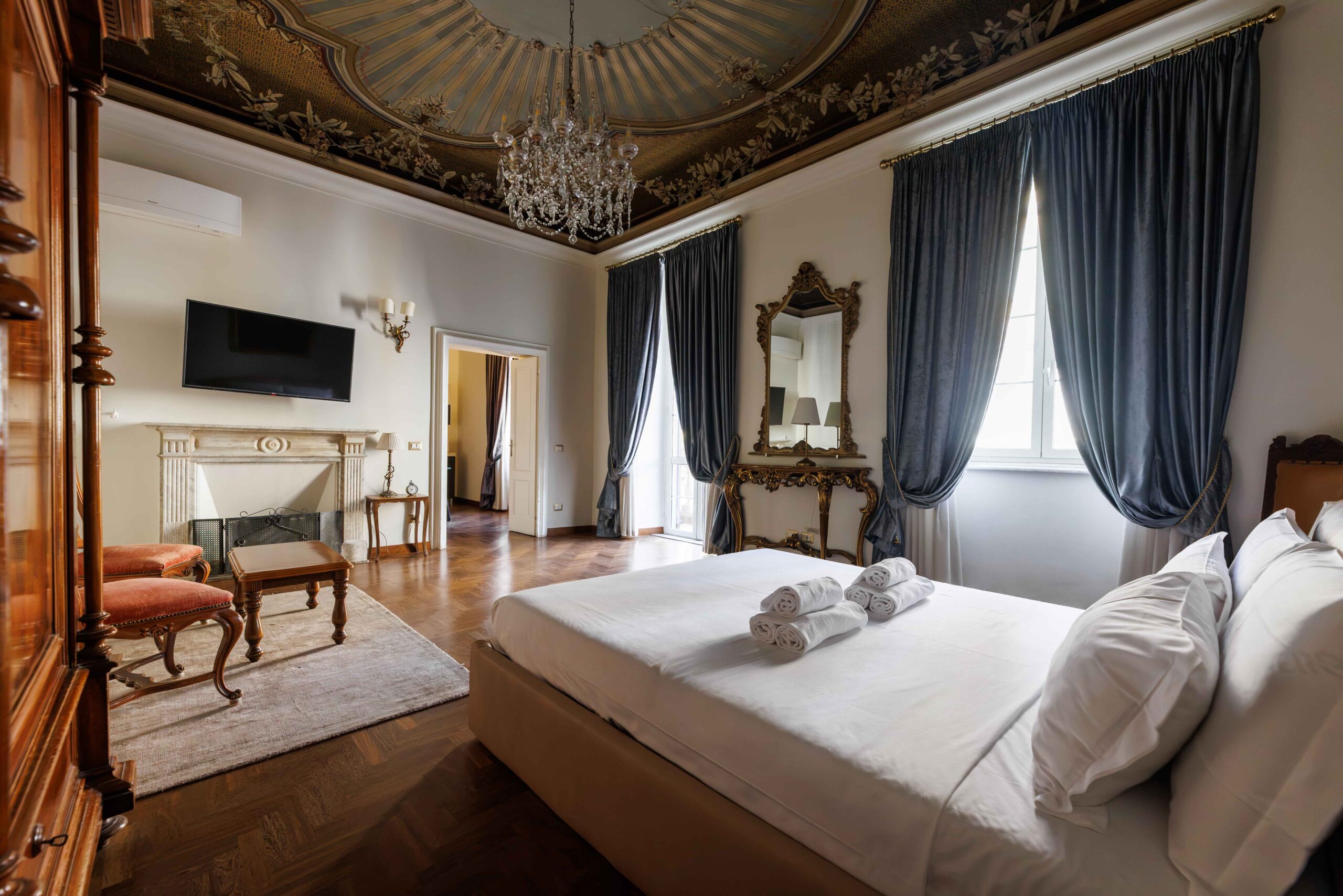 Noble Suite